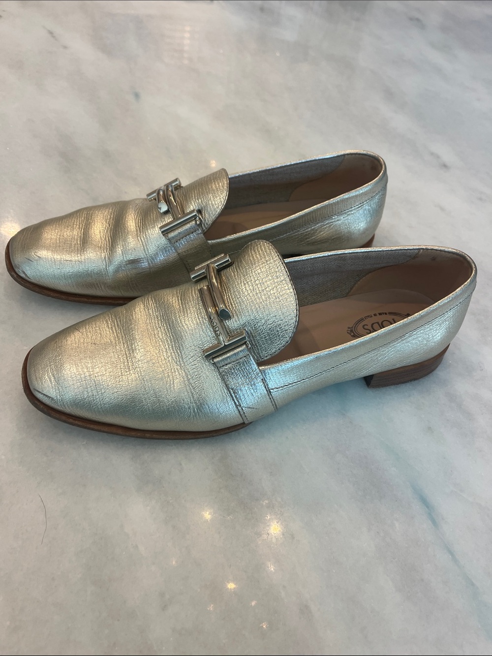 Tod's Silver Metallic Leather Bit Double T Loafers Women's Size 9.5 - Picture 2 of 11